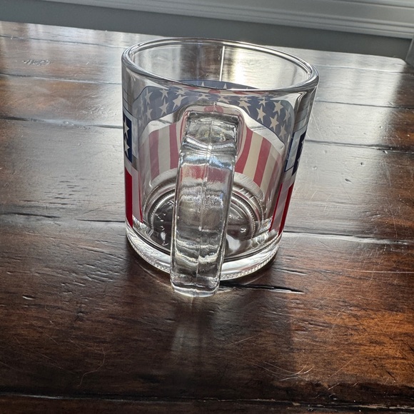 Patriotic Stars and Stripes Glass Mug - Picture 4 of 6